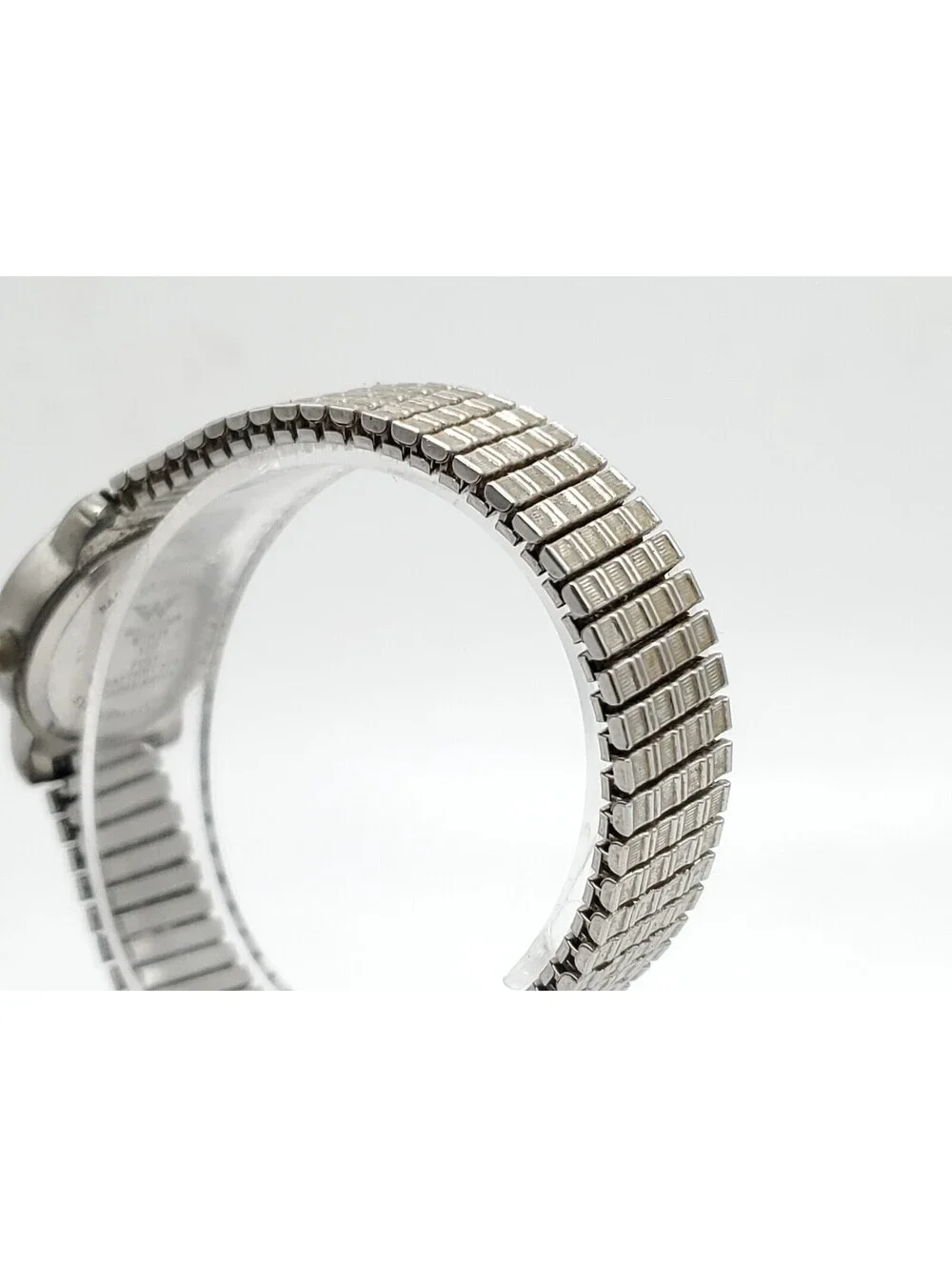 Waltham Quartz Womens Watch New Battery Silver Tone Expandable Band 24mm